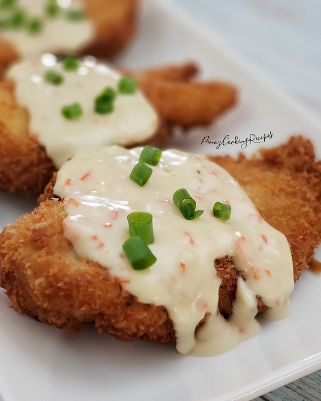 CRISPY CHICKEN FILLET WITH WHITE SAUCE